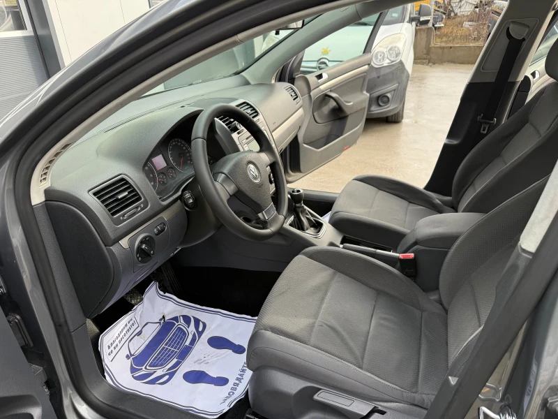 VW Golf 1.6i -102hp, снимка 9 - Автомобили и джипове - 53283269