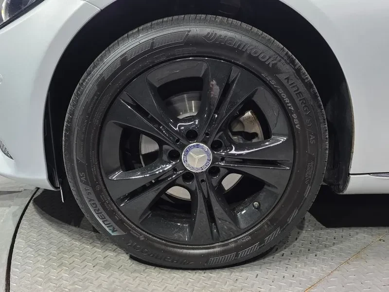 Mercedes-Benz C 220 4MATIC, снимка 5 - Автомобили и джипове - 54282237