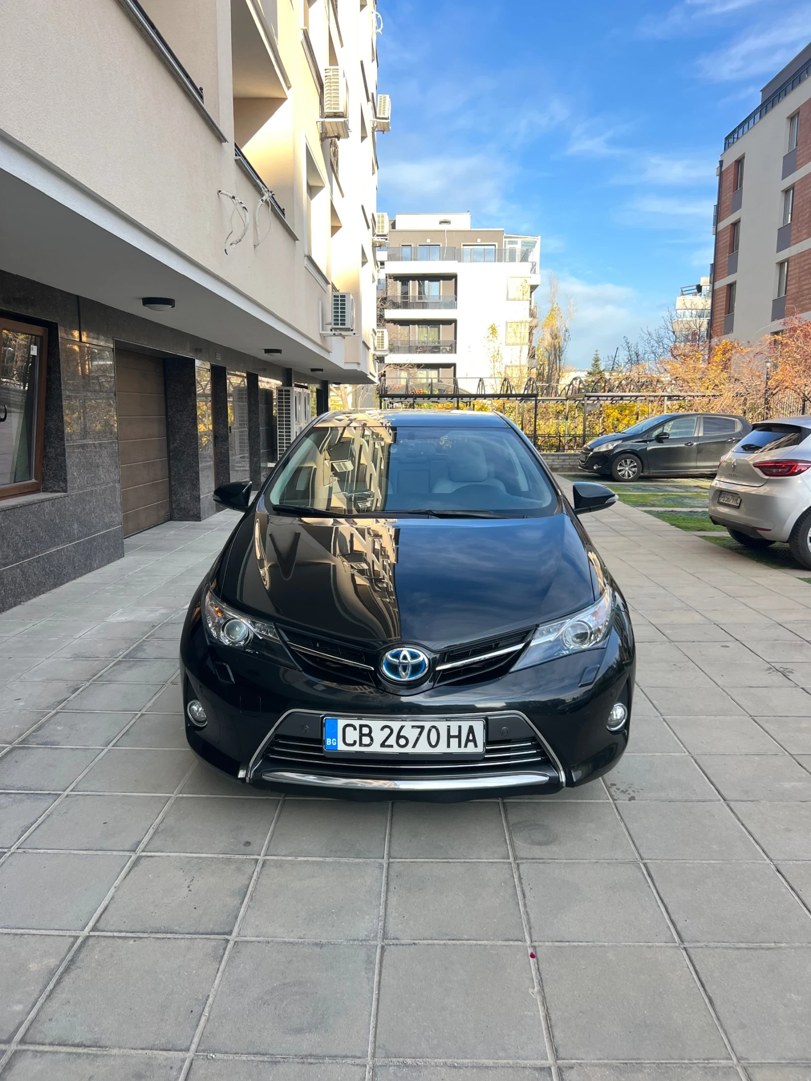Toyota Auris VIP Hybrid, снимка 1