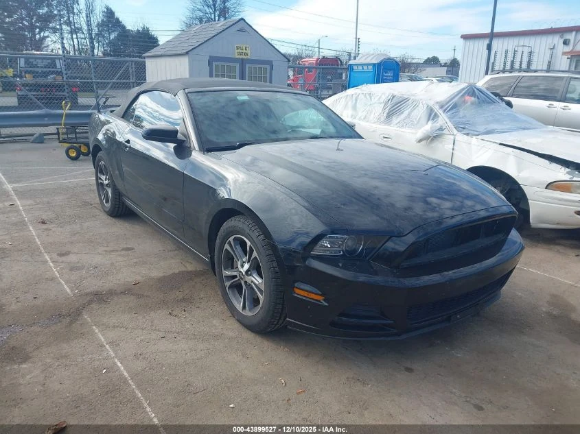 Ford Mustang 3.7L V-6 DOHC, VVT, 305HP Rear Wheel Drive, снимка 1