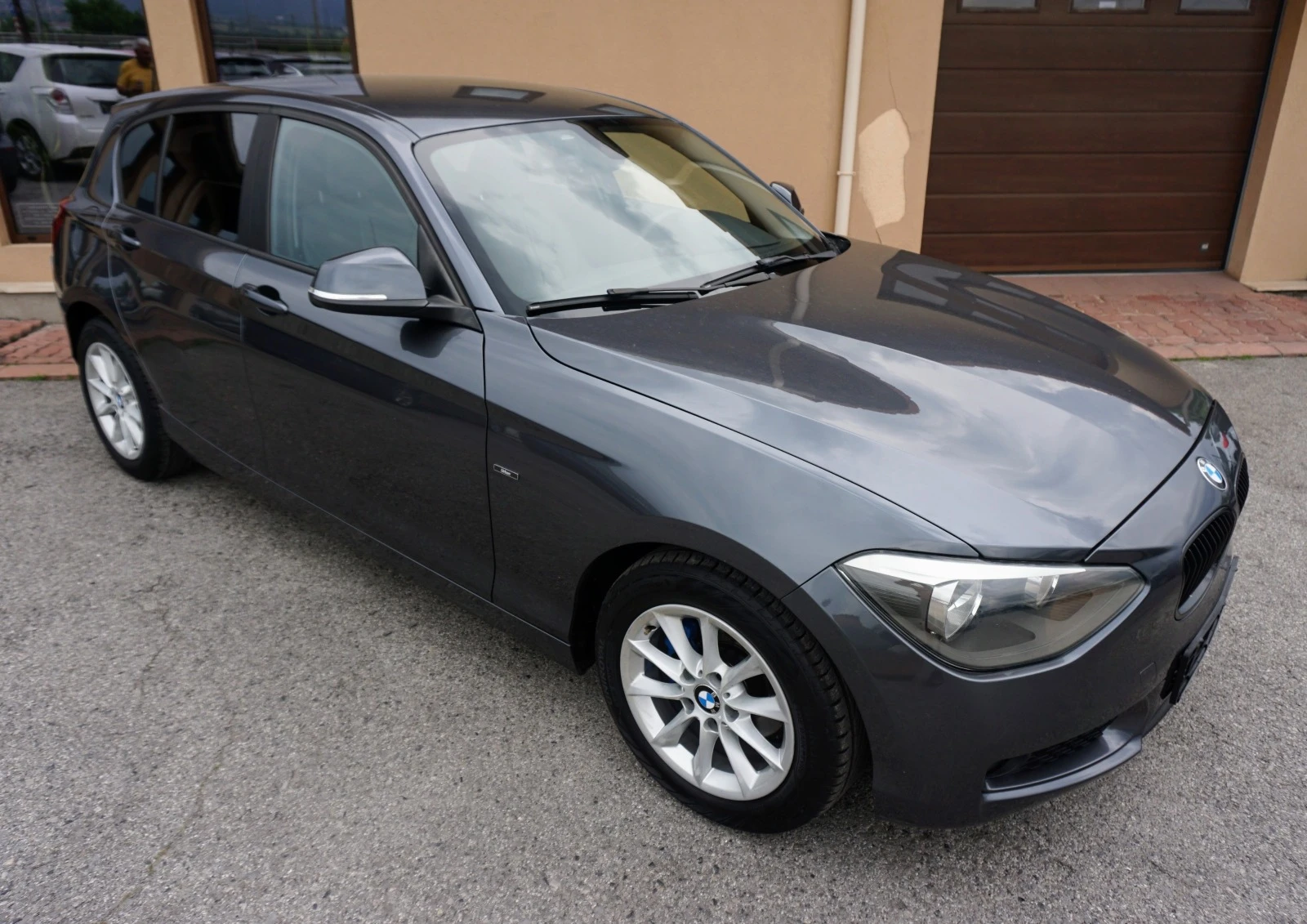 BMW 116 d 2.0 URBAN - изображение 2