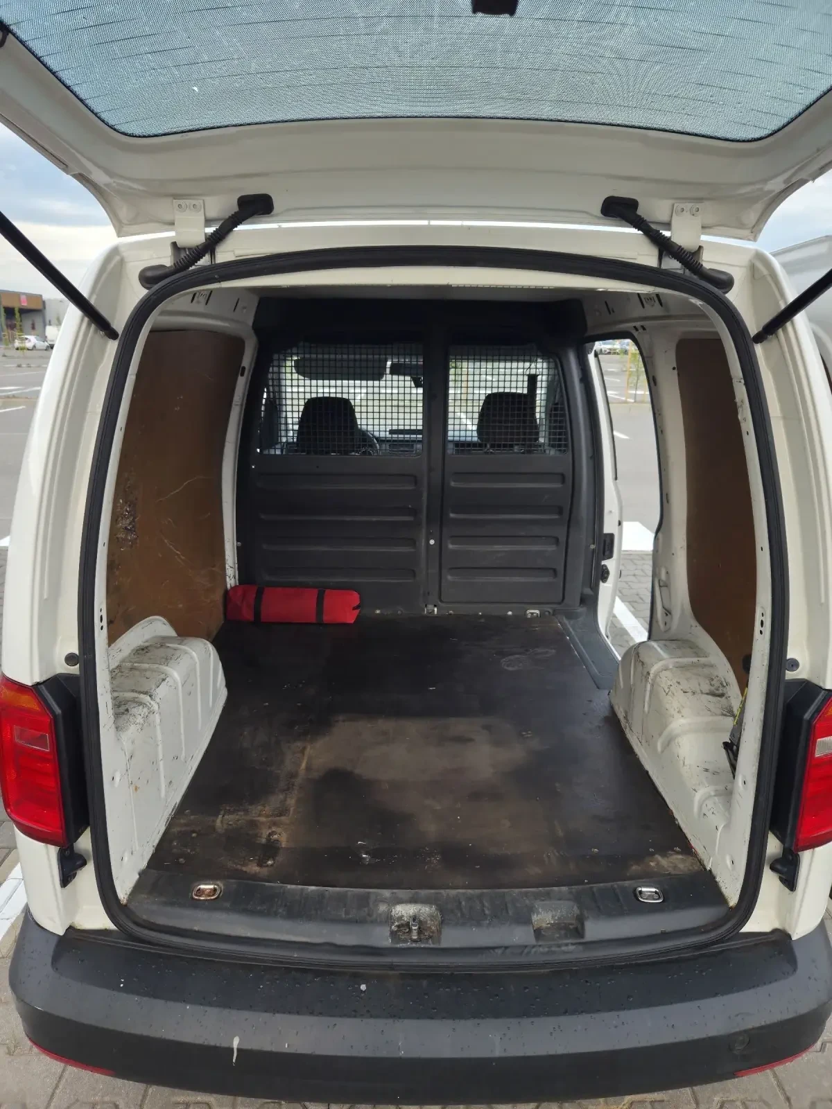 VW Caddy, снимка 5 - Автомобили и джипове - 50304618