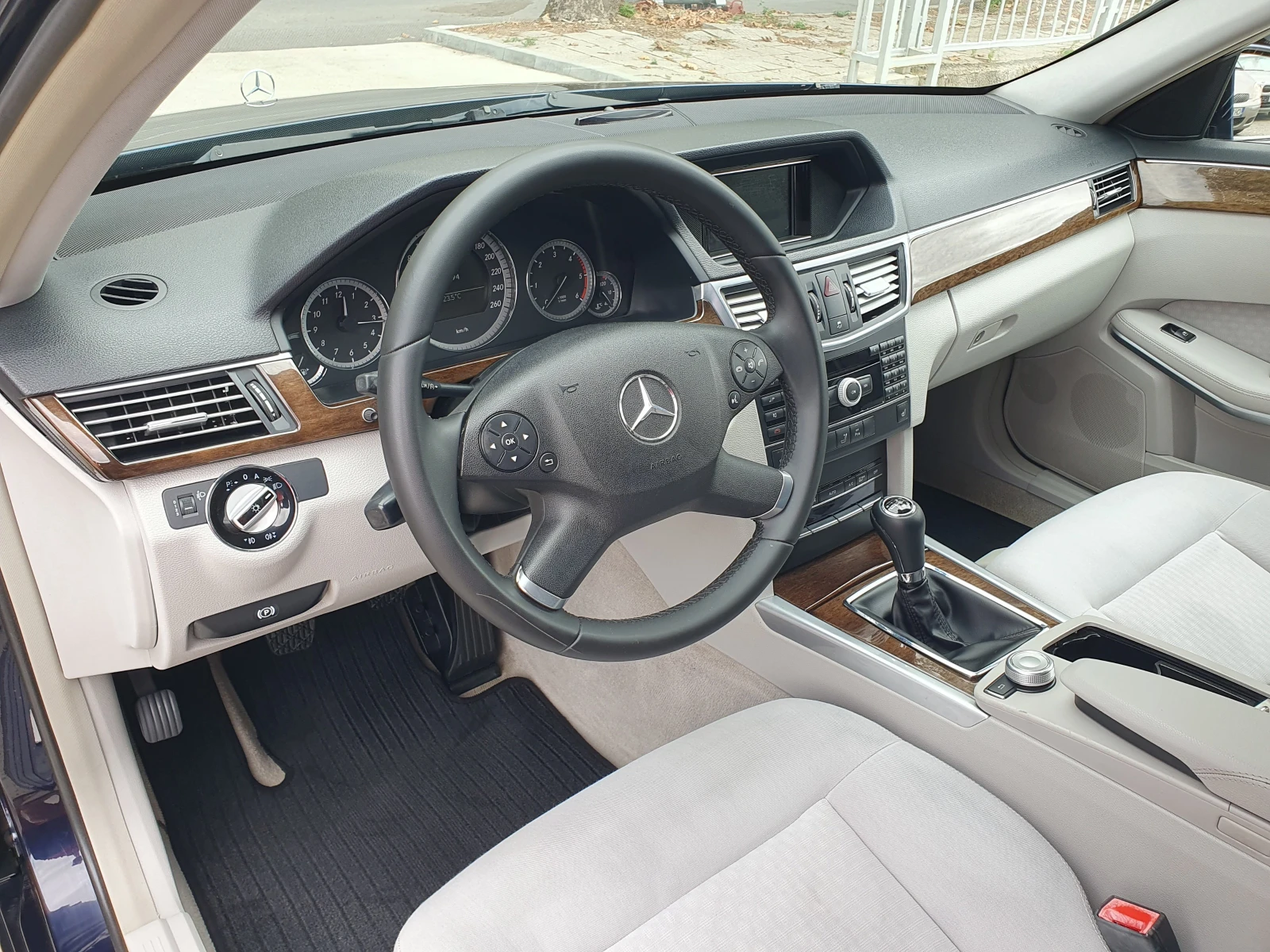 Mercedes-Benz E 200 2.2/136ks - изображение 10