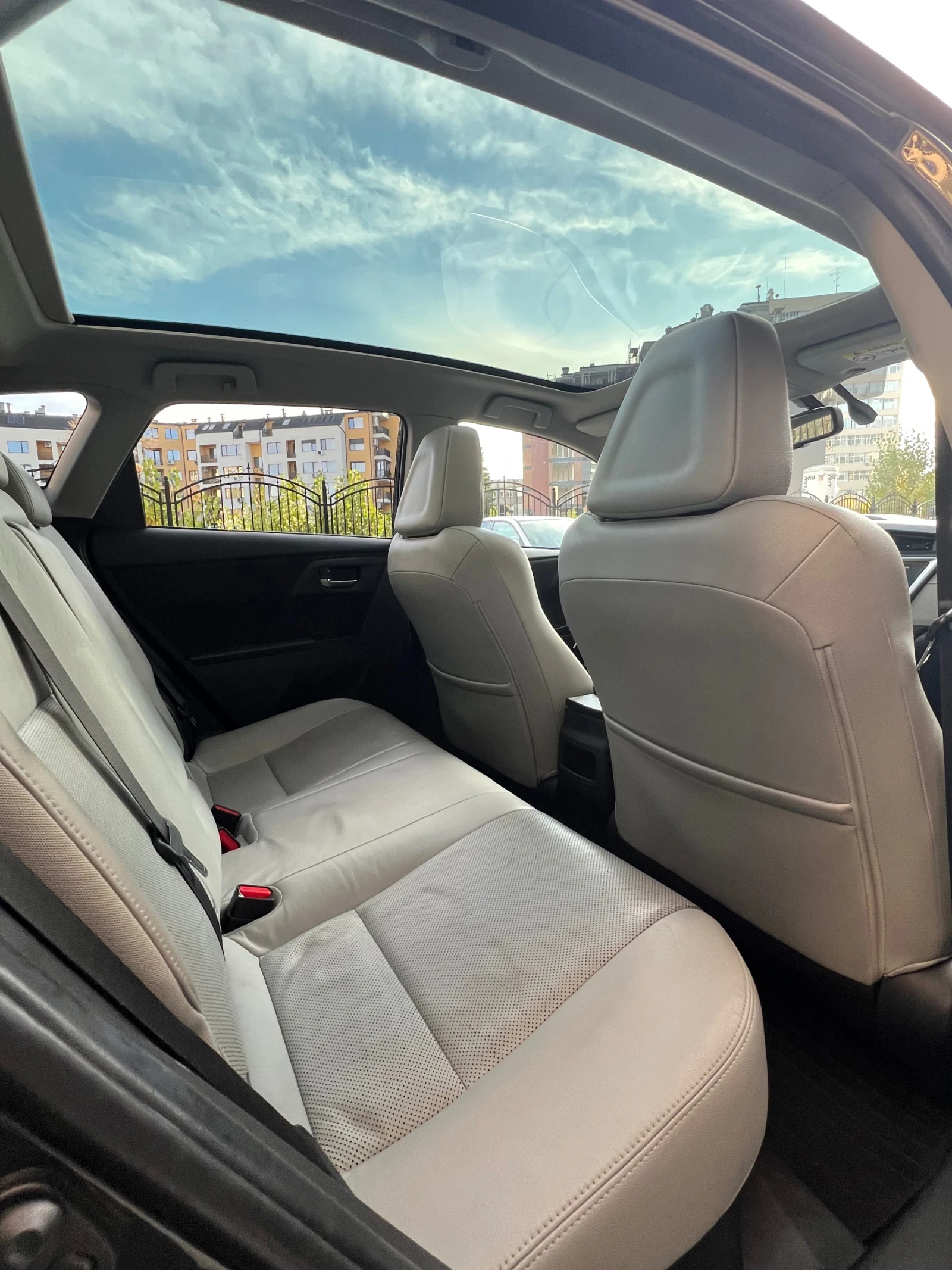 Toyota Auris VIP Hybrid | Mobile.bg   10