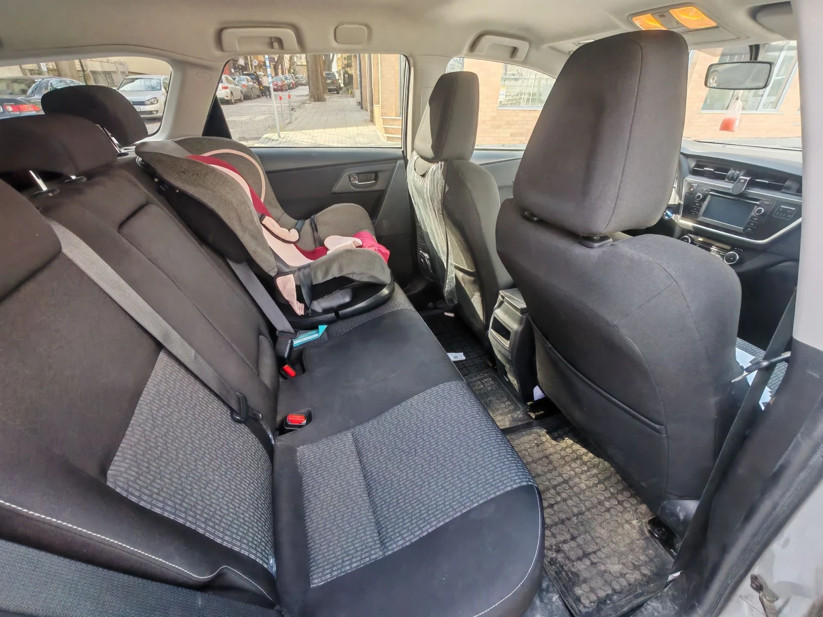 Toyota Auris 1.8 Hybrid | Mobile.bg � ����������� 8