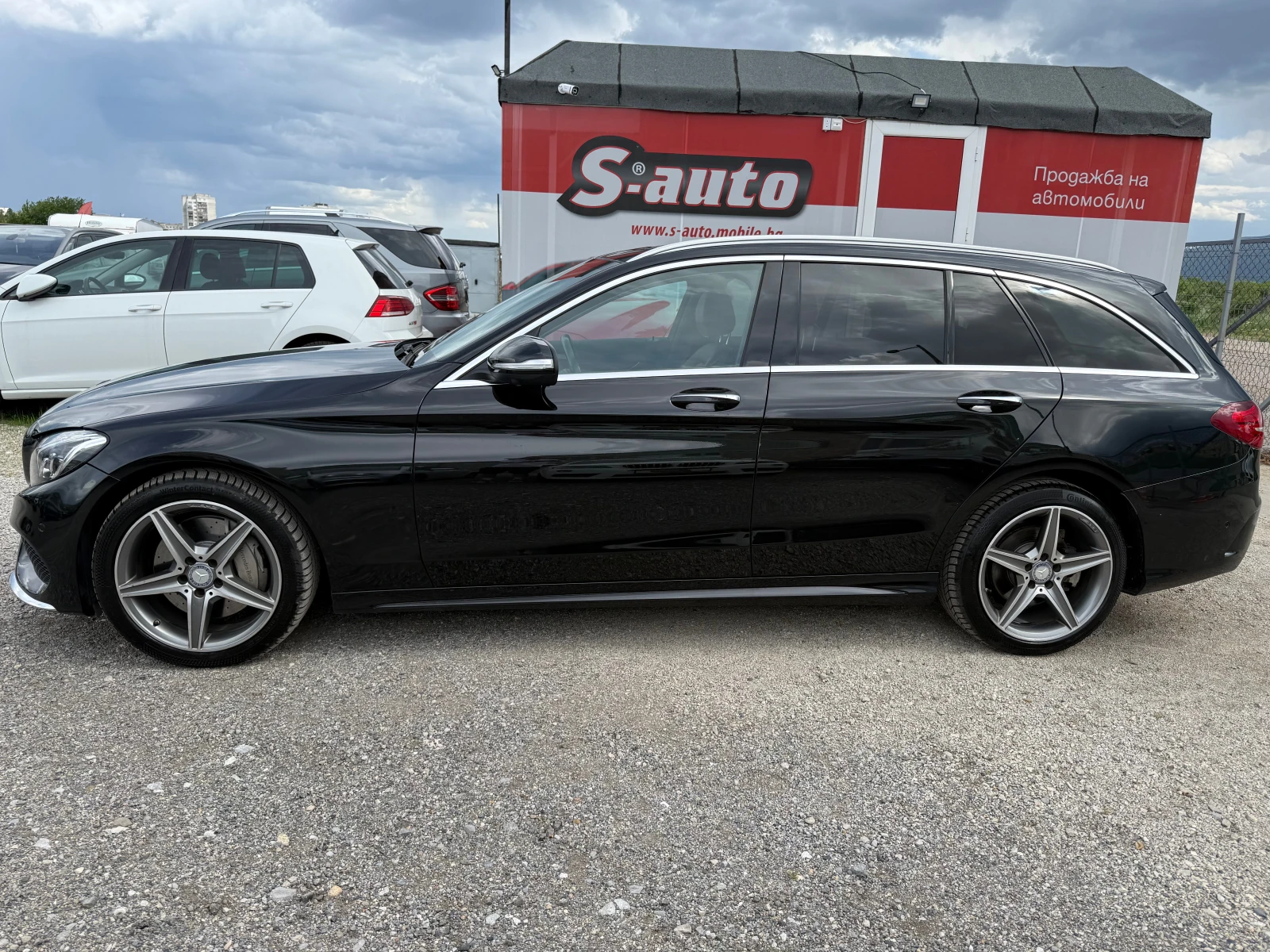 Mercedes-Benz C 400 4M AMG/DESIGNO/360/DISTR/ОБДУХ/K LESS/H UP/ПЕЧКА, снимка 8 - Автомобили и джипове - 54539629