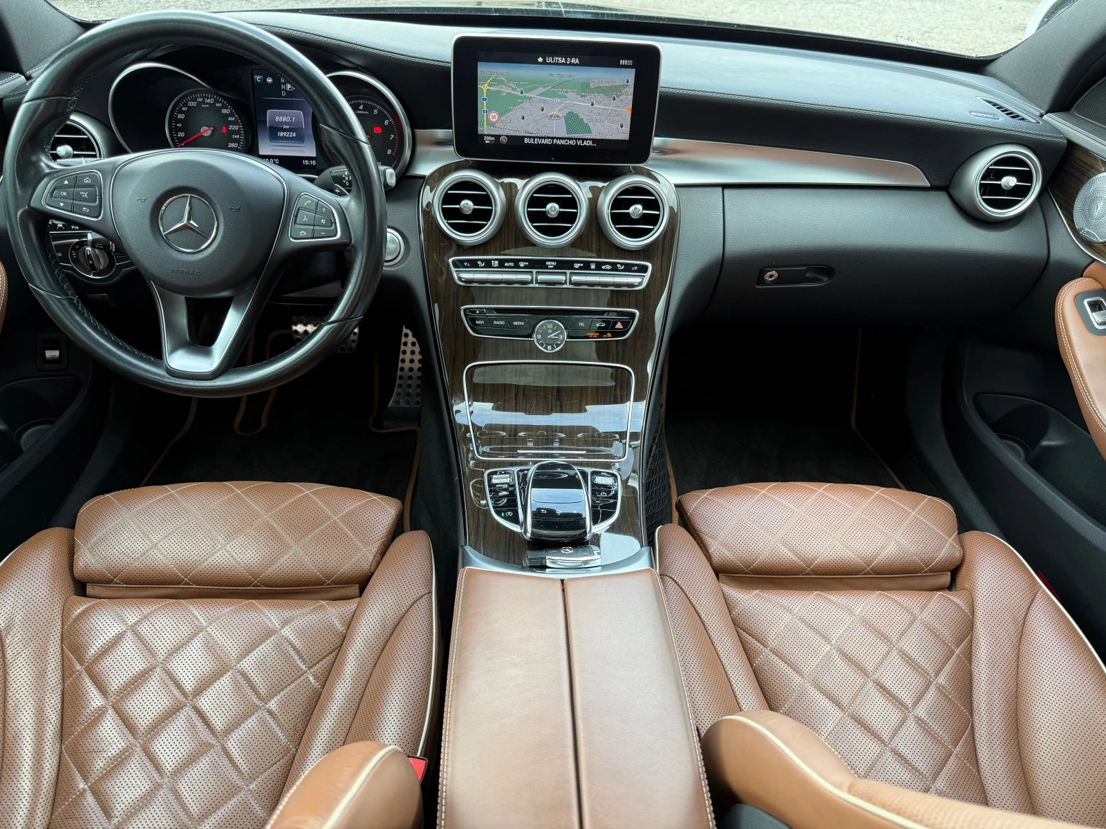 Mercedes-Benz C 400 4M AMG/DESIGNO/360/DISTR/ОБДУХ/K LESS/H UP/ПЕЧКА, снимка 11 - Автомобили и джипове - 54539629