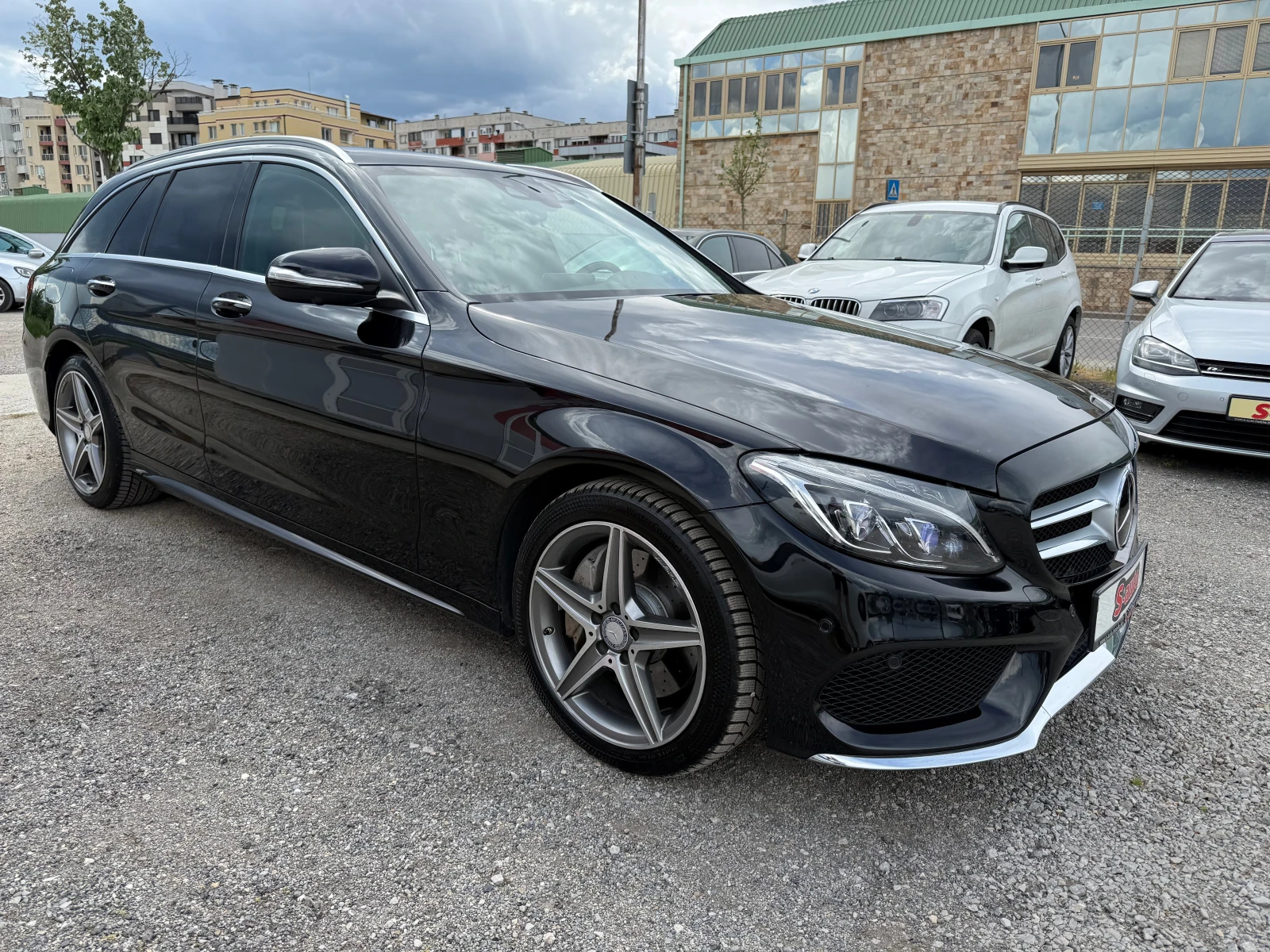 Mercedes-Benz C 400 4M AMG/DESIGNO/360/DISTR/ОБДУХ/K LESS/H UP/ПЕЧКА, снимка 3 - Автомобили и джипове - 54539629