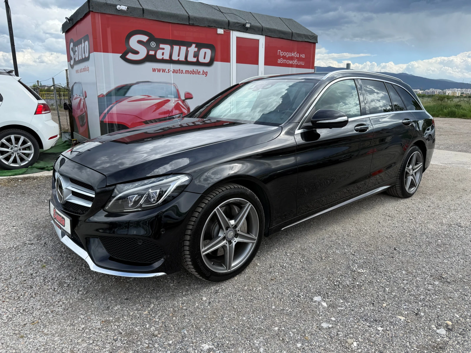 Mercedes-Benz C 400 4M AMG/DESIGNO/360/DISTR/ОБДУХ/K LESS/H UP/ПЕЧКА