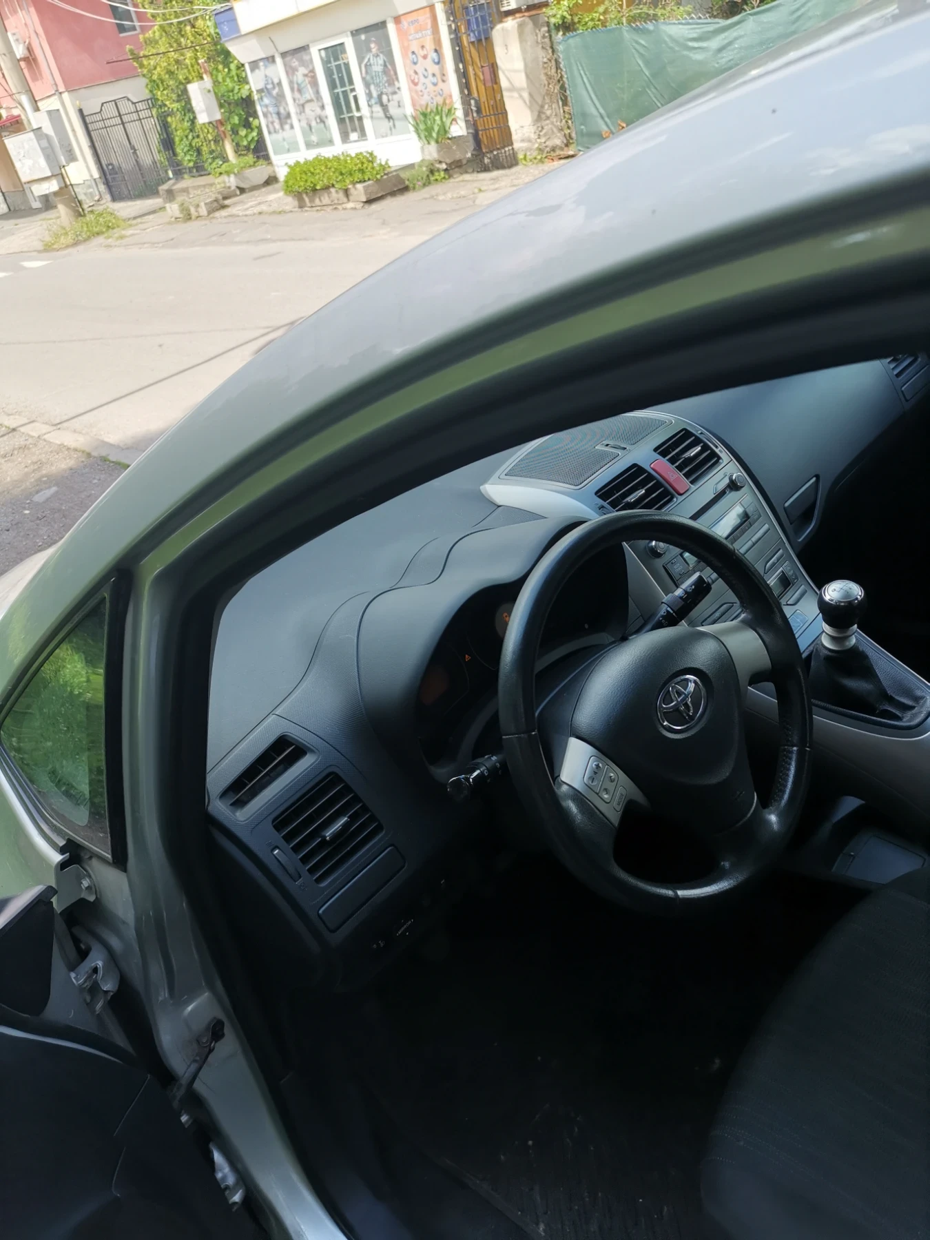 Toyota Auris, снимка 9 - Автомобили и джипове - 54767532
