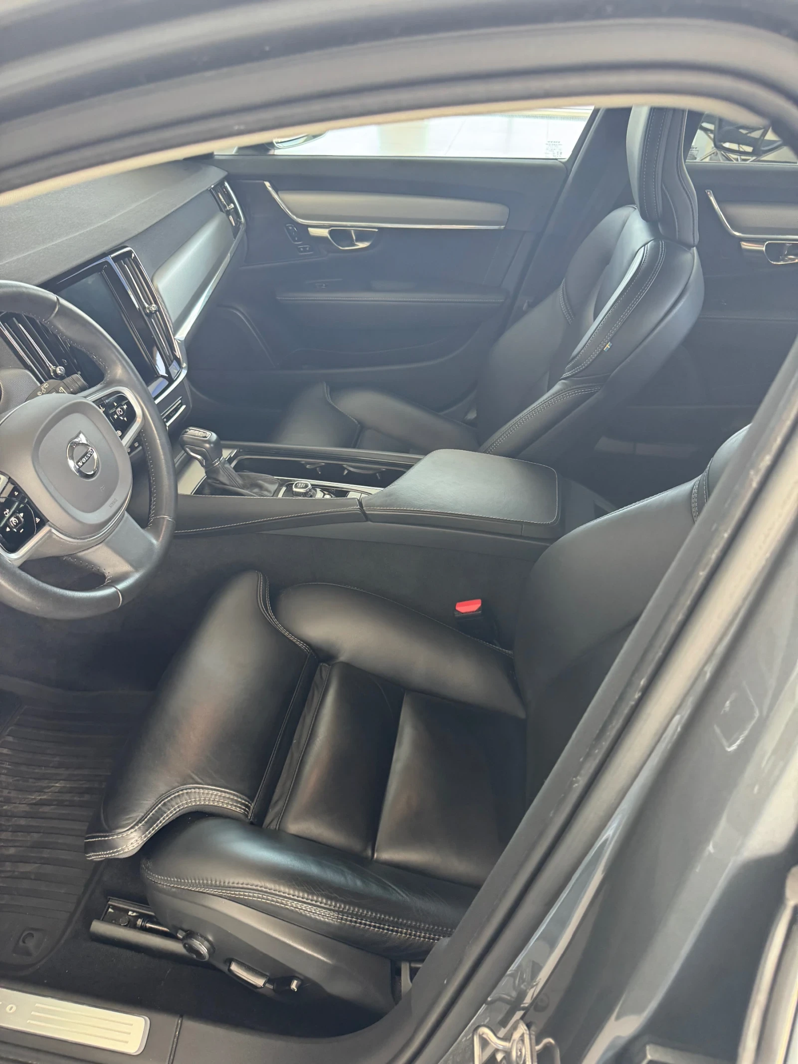 Volvo V90 Cross Country D5 AWD Inscription, снимка 4 - Автомобили и джипове - 55849130