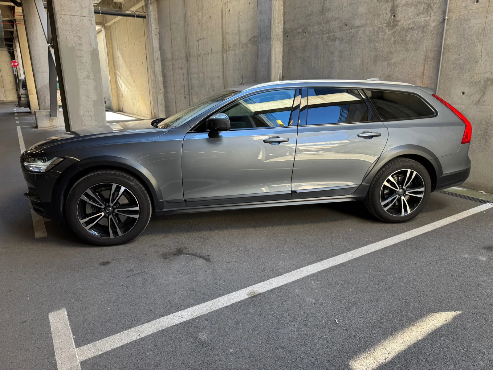 Volvo V90 Cross Country D5 AWD Inscription, снимка 6 - Автомобили и джипове - 55849130