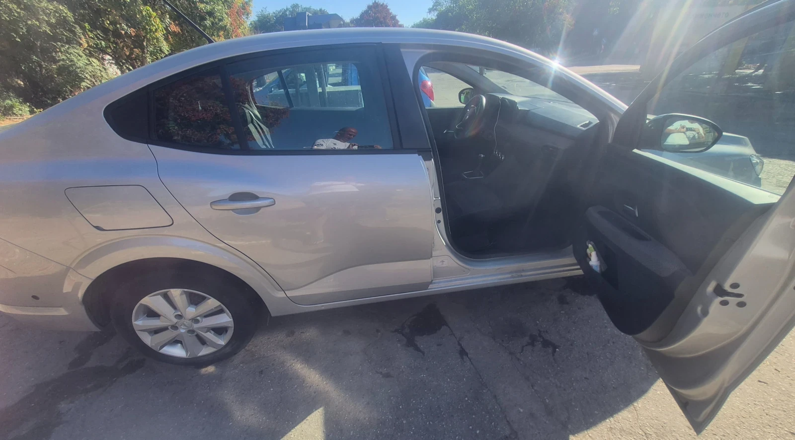 Dacia Logan, снимка 2 - Автомобили и джипове - 55974918