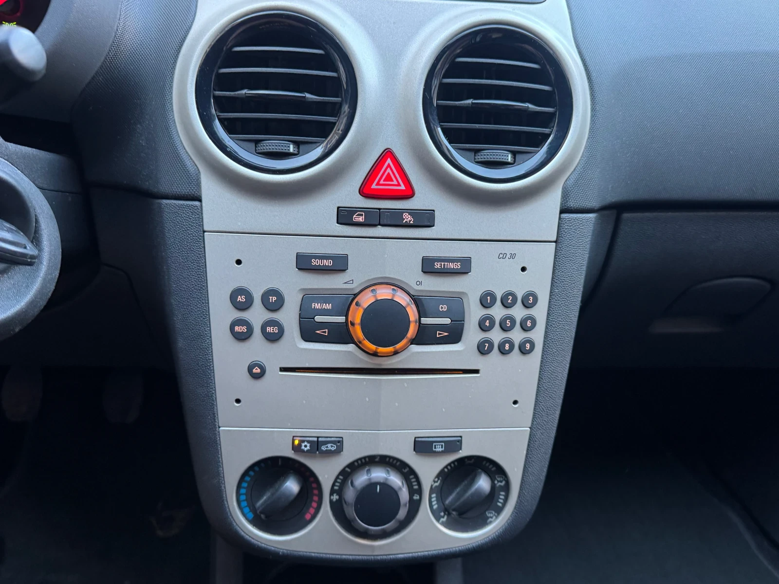 Opel Corsa, снимка 7 - Автомобили и джипове - 56349981