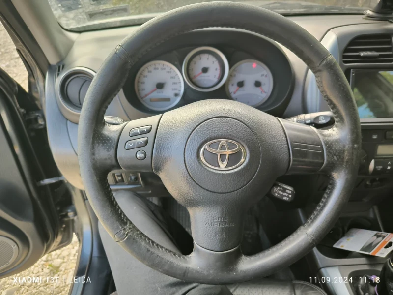 Toyota Rav4 D4D, снимка 11 - Автомобили и джипове - 47231726