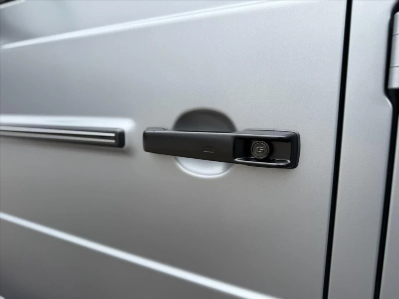 Mercedes-Benz G 450 d MANUFAKTUR, снимка 16 - Автомобили и джипове - 50631103