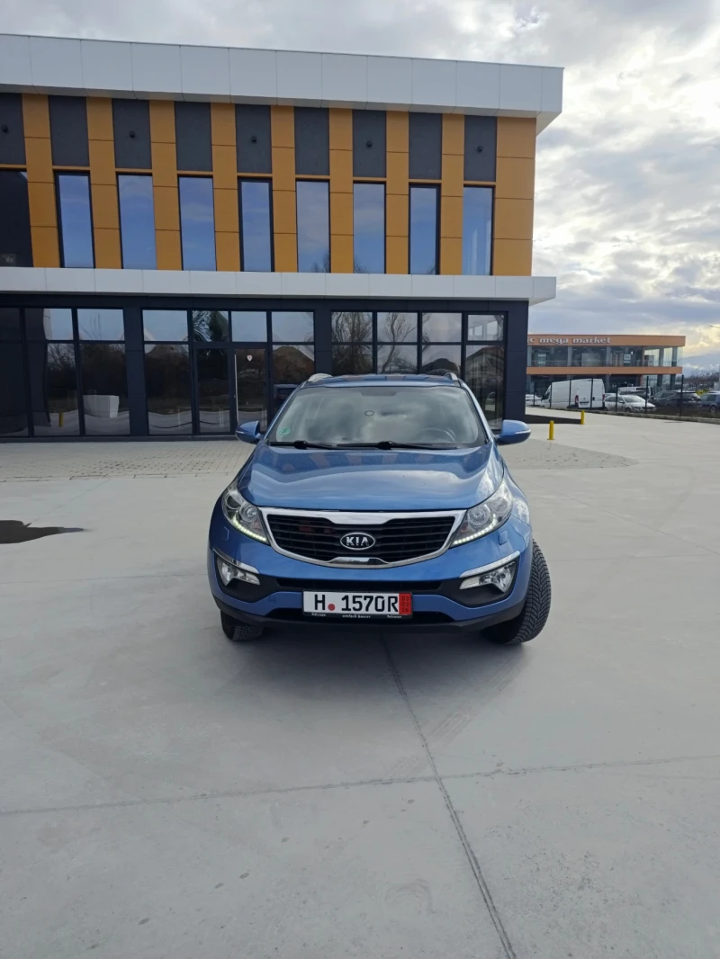 Kia Sportage LPG Lovato, KeylessGo, ксенон, кожа, Топ състояние, снимка 2 - Автомобили и джипове - 53508304
