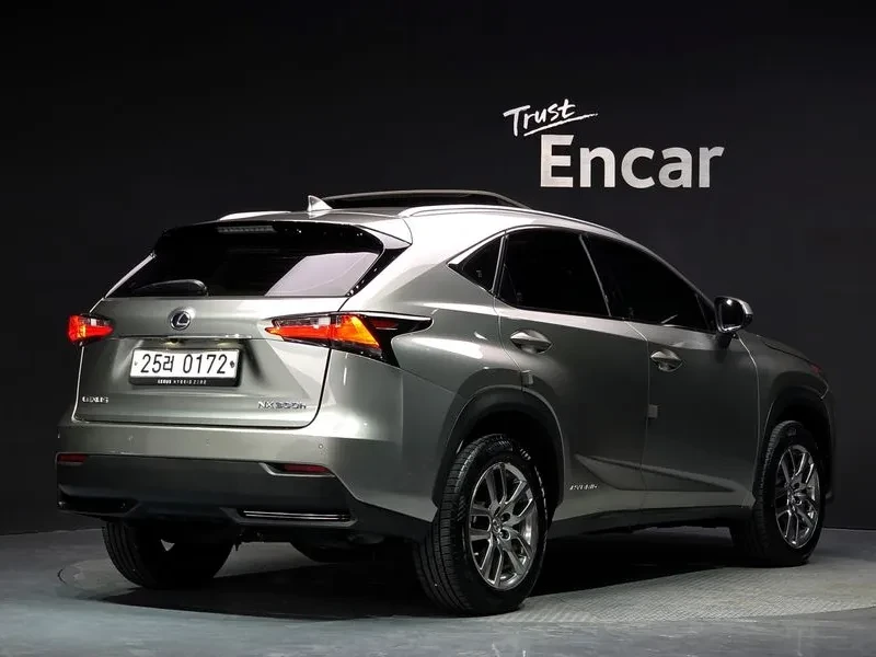 Lexus NX 300 Supreme, снимка 2 - Автомобили и джипове - 55264644