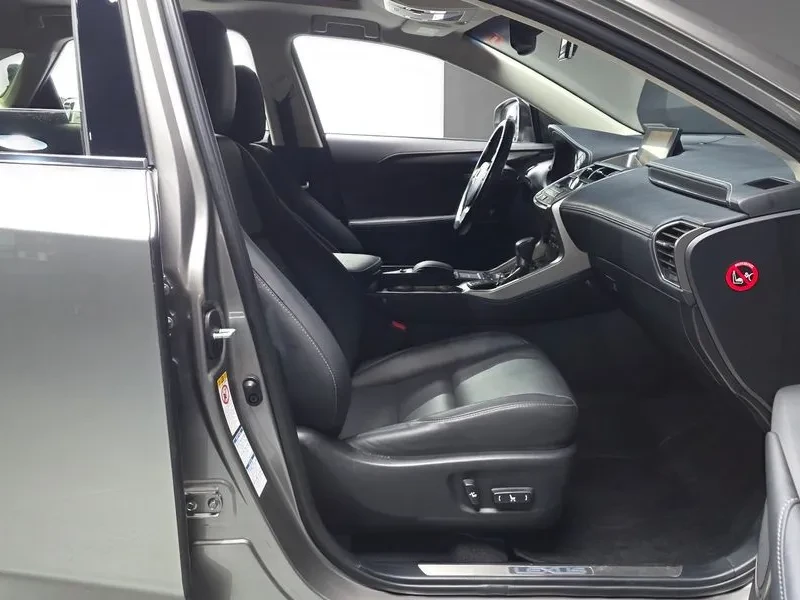 Lexus NX 300 Supreme, снимка 10 - Автомобили и джипове - 55264644