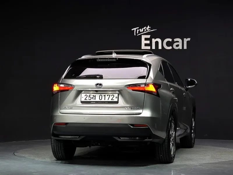 Lexus NX 300 Supreme, снимка 4 - Автомобили и джипове - 55264644