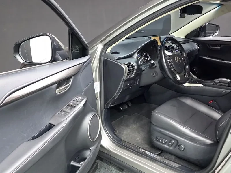Lexus NX 300 Supreme, снимка 11 - Автомобили и джипове - 55264644