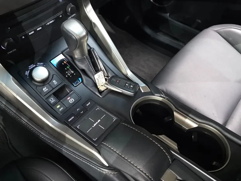 Lexus NX 300 Supreme, снимка 9 - Автомобили и джипове - 55264644