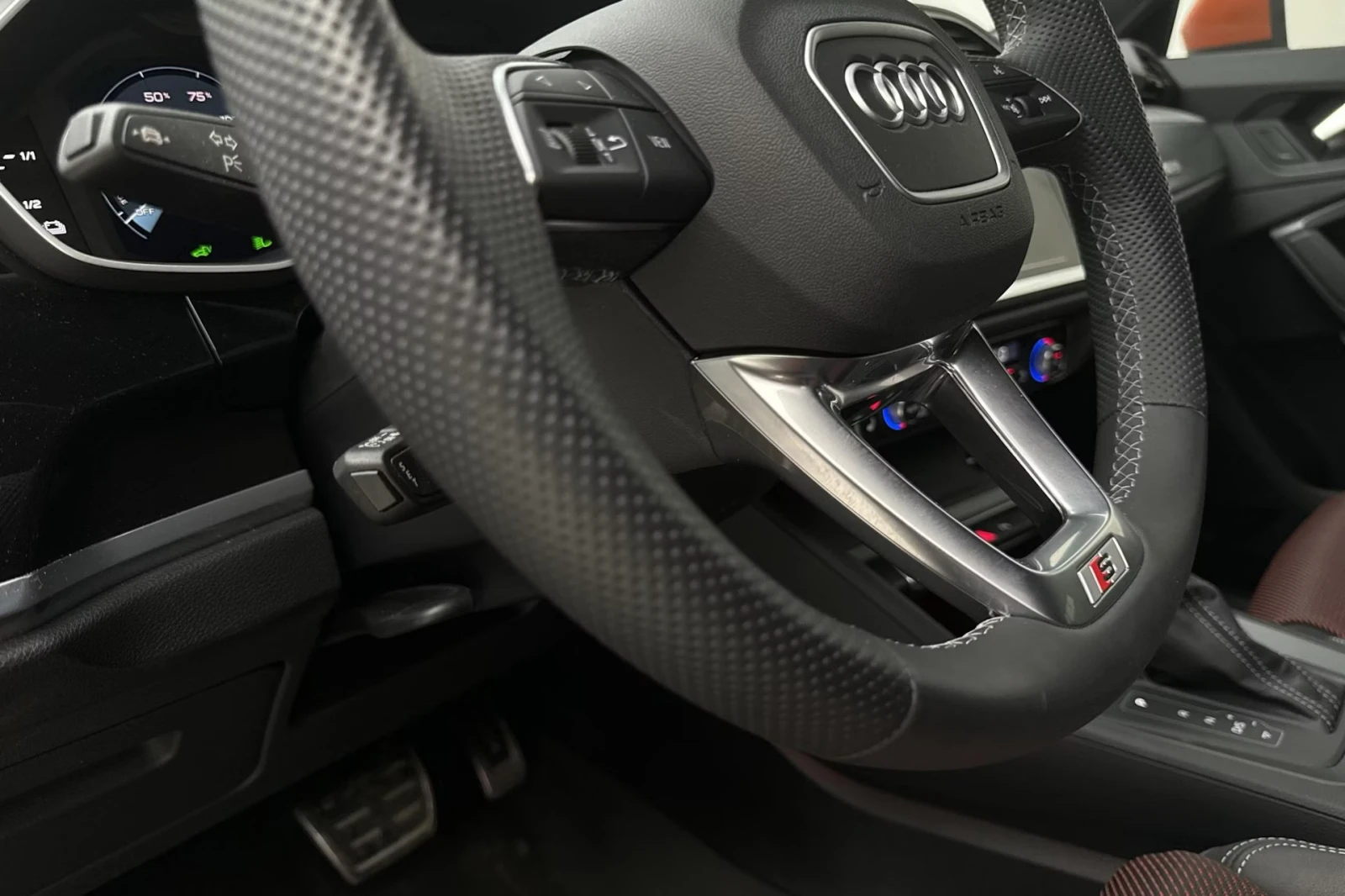 Audi Q3 45 TFSI e Plug-in Hybrid, S Line/����������������/ | Mobile.bg � ����������� 17