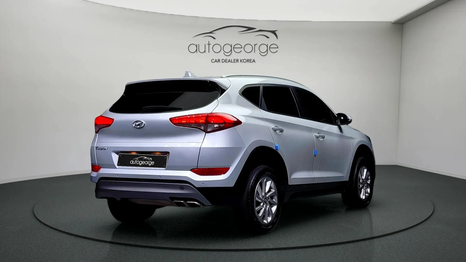 Hyundai Tucson 2.0 4WD MODERN - изображение 2