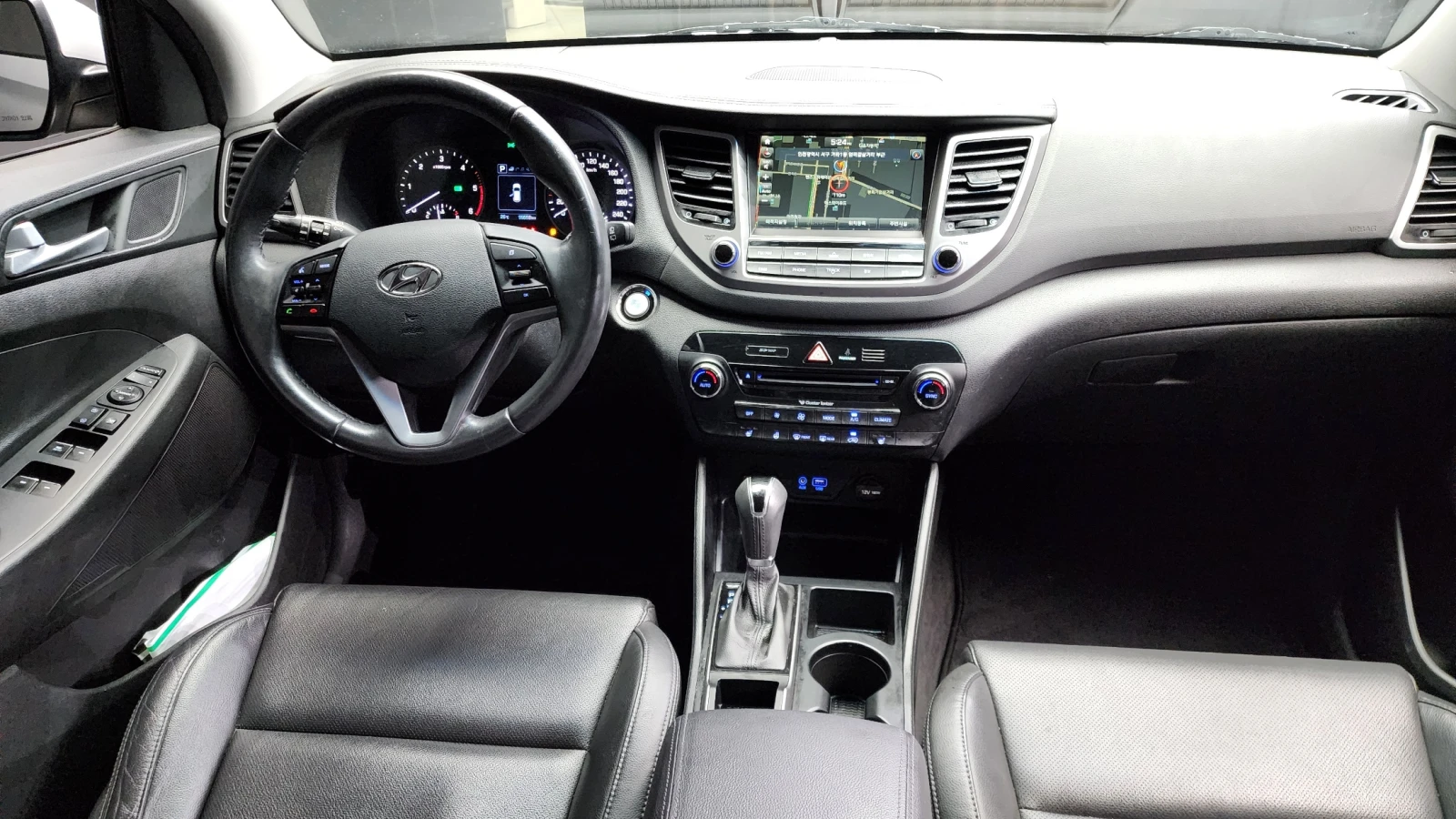 Hyundai Tucson 2.0 4WD MODERN - изображение 6
