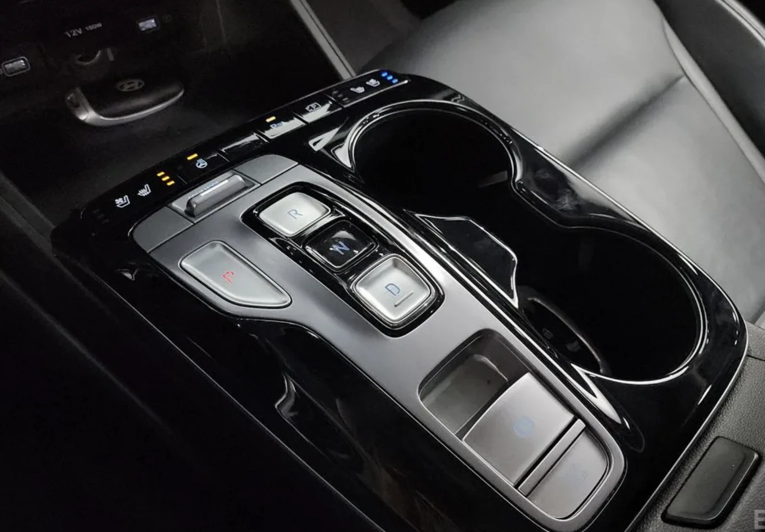 Hyundai Tucson PREMIUM* NX4* 2WD* КОЖА* ПОДГРЕВ* ОБДУХВАНЕ* PREM , снимка 9 - Автомобили и джипове - 54129285