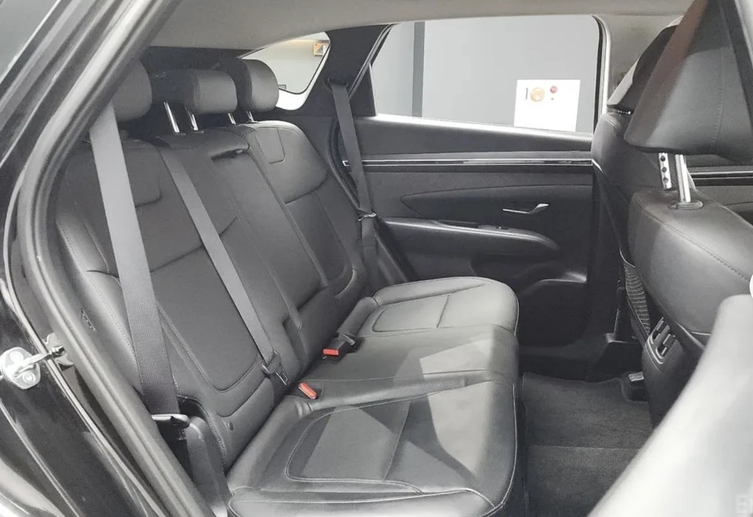 Hyundai Tucson PREMIUM* NX4* 2WD* КОЖА* ПОДГРЕВ* ОБДУХВАНЕ* PREM , снимка 11 - Автомобили и джипове - 54129285