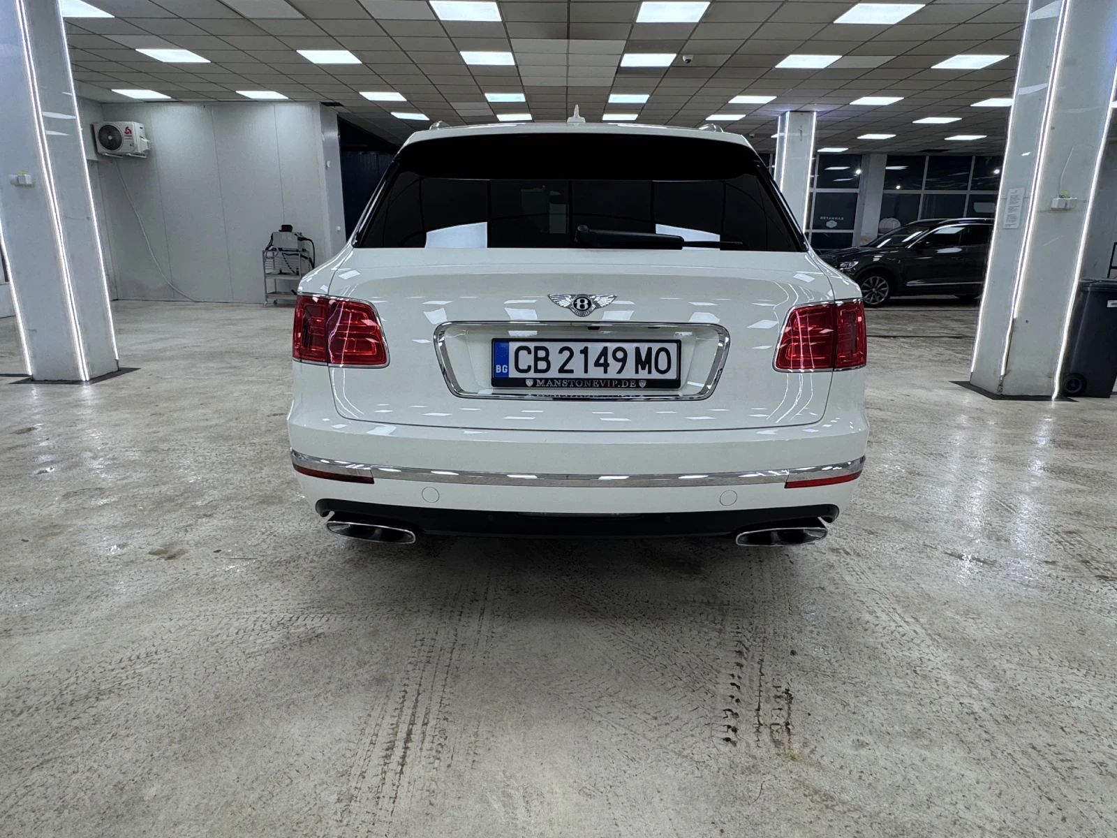 Bentley Bentayga First Edition 6.0 W12  салон с диамантен шев, снимка 5 - Автомобили и джипове - 54231993