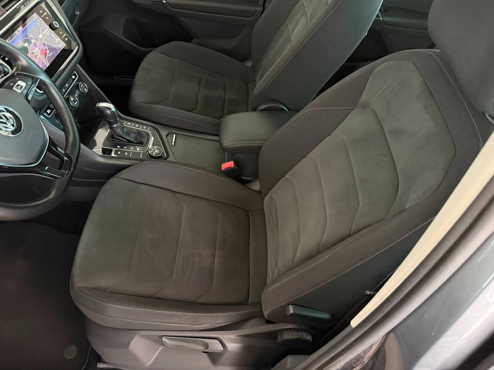 VW Tiguan 2.0TDI* 4x4* СЕРВИЗНА КНИЖКА С ПЪЛНА ИСТОРИЯ В VW, снимка 8 - Автомобили и джипове - 54871060