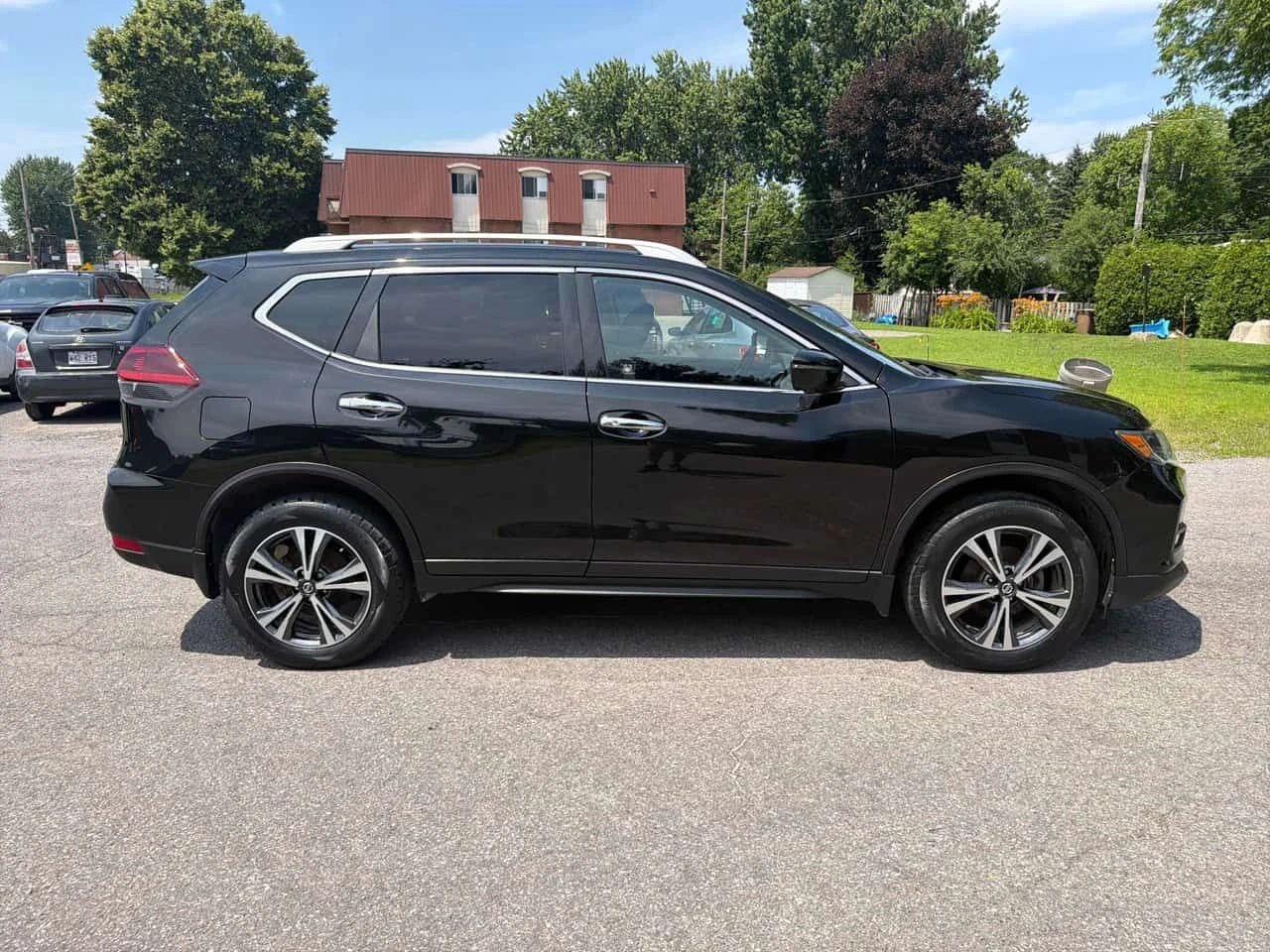 Nissan Rogue AWD | CARFAX | БЕЗ ПЪРВОНАЧАЛНА ВНОСКА, снимка 5 - Автомобили и джипове - 55179832