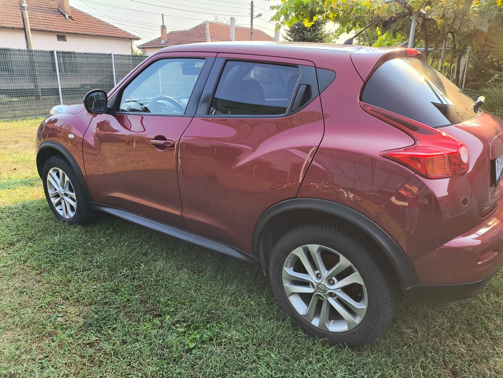 Nissan Juke 1, 6, снимка 2 - Автомобили и джипове - 56583859