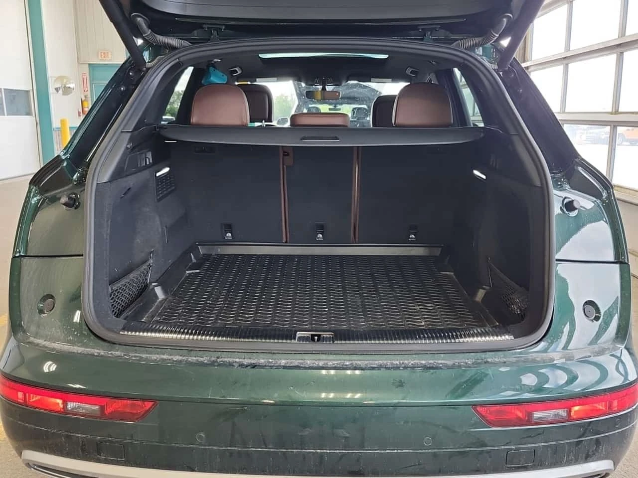 Audi Q5 * TECHNIK * CARFAX * БЕЗ ПЪРВОНАЧАЛНА ВНОСКА, снимка 14 - Автомобили и джипове - 56277490