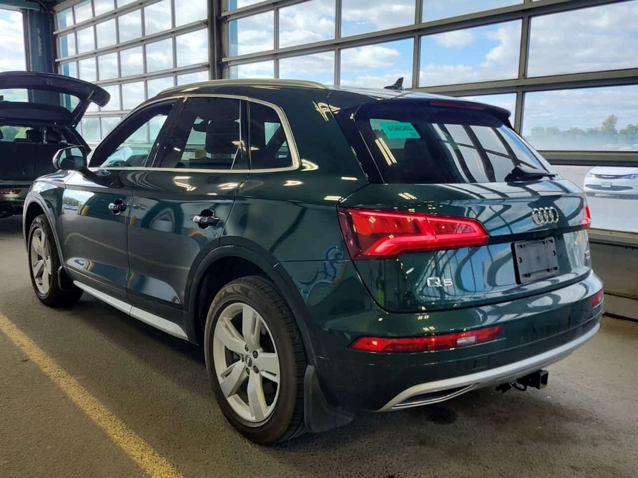 Audi Q5 * TECHNIK * CARFAX * БЕЗ ПЪРВОНАЧАЛНА ВНОСКА, снимка 4 - Автомобили и джипове - 56277490