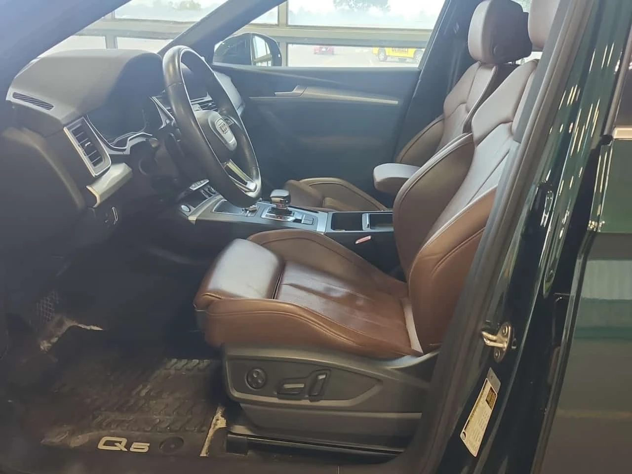 Audi Q5 * TECHNIK * CARFAX * БЕЗ ПЪРВОНАЧАЛНА ВНОСКА, снимка 5 - Автомобили и джипове - 56277490