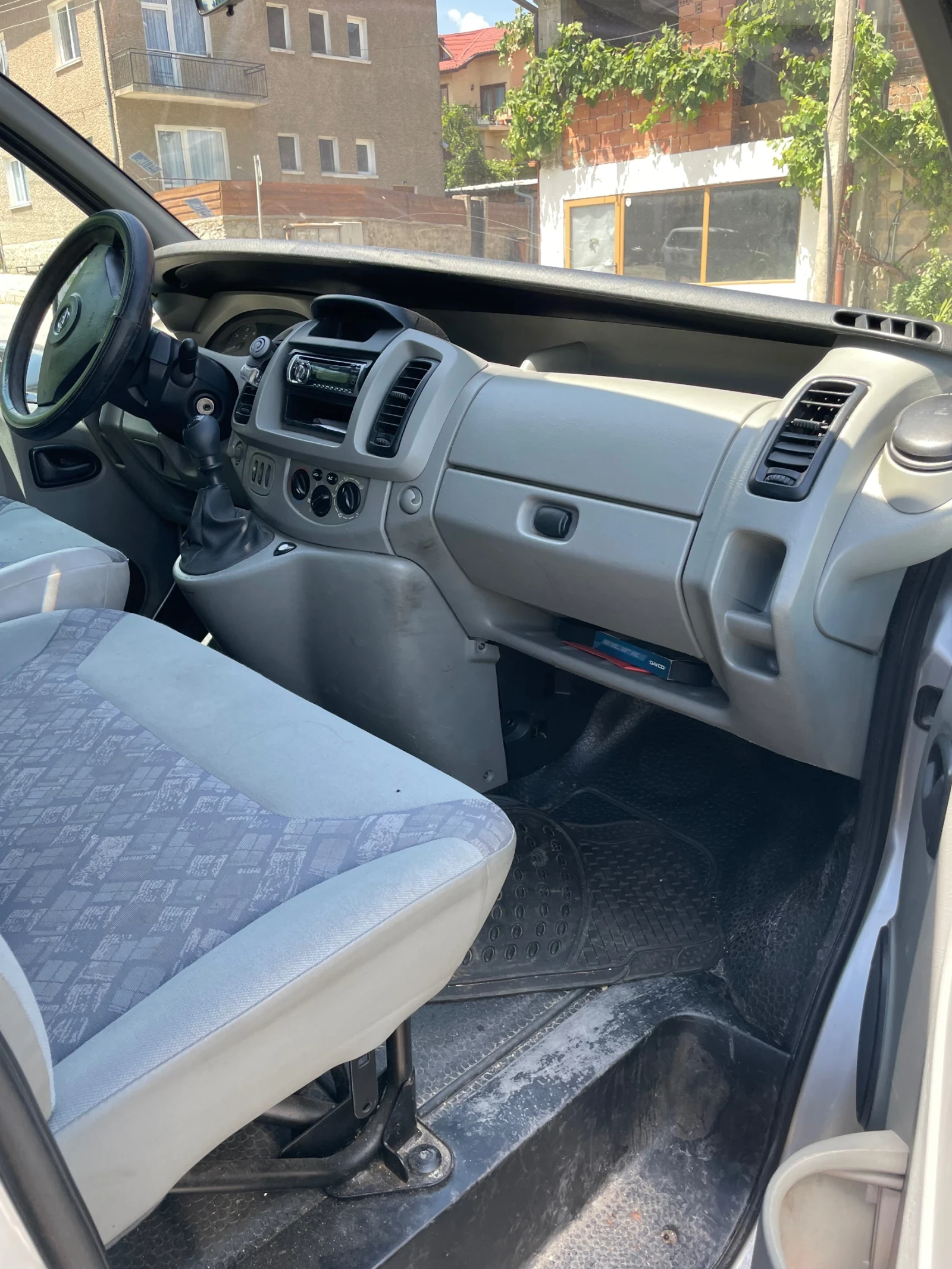 Opel Vivaro 2.5 TDI - изображение 5