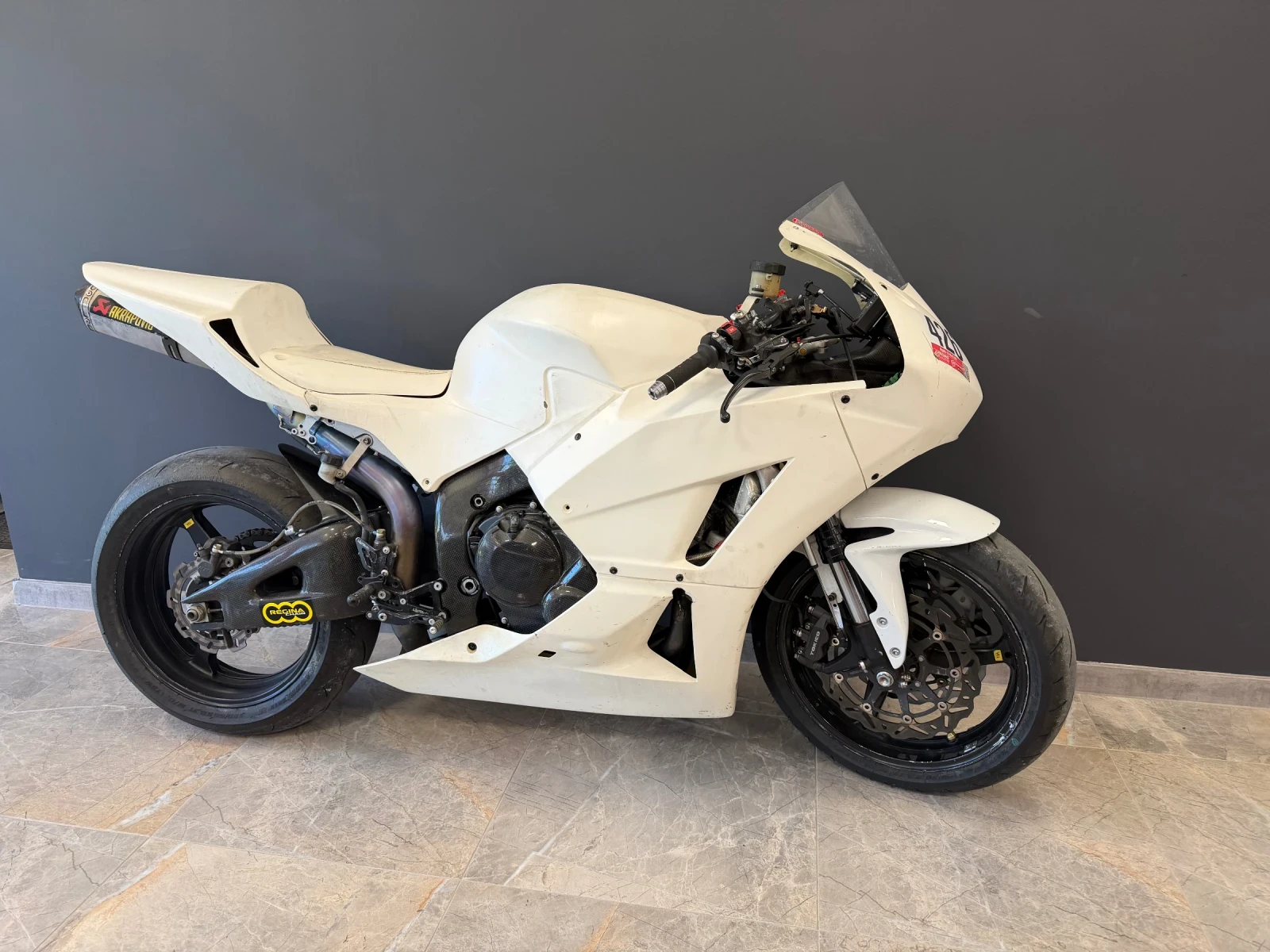 Honda Cbr CBR600RR само за писта, снимка 3 - Мотоциклети и мототехника - 54890547