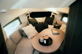 Моторна яхта Cranchi A32, снимка 13 - Воден транспорт - 53433411