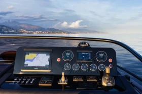 Моторна яхта Cranchi A32, снимка 7 - Воден транспорт - 53433411