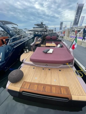 Моторна яхта Cranchi A32, снимка 5 - Воден транспорт - 53433411