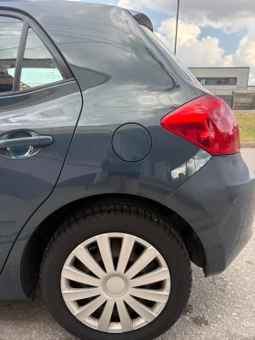 Toyota Auris, снимка 5