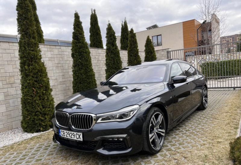 BMW 750 BMW M 750 Li, снимка 2 - Автомобили и джипове - 46218401