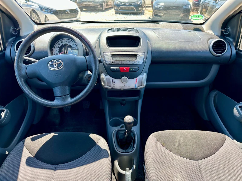 Toyota Aygo, снимка 11 - Автомобили и джипове - 46490320