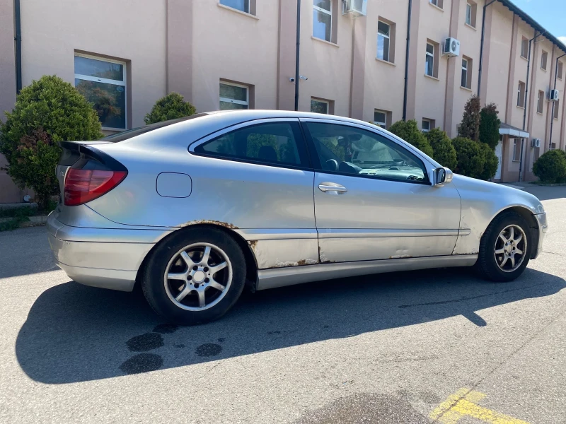 Mercedes-Benz C 220, снимка 4 - Автомобили и джипове - 46814845