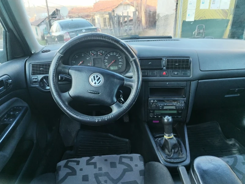 VW Golf 1.9 TDI, снимка 11 - Автомобили и джипове - 48357454