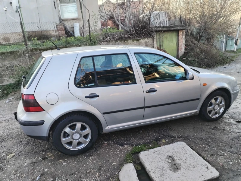 VW Golf 1.9 TDI, снимка 8 - Автомобили и джипове - 48357454