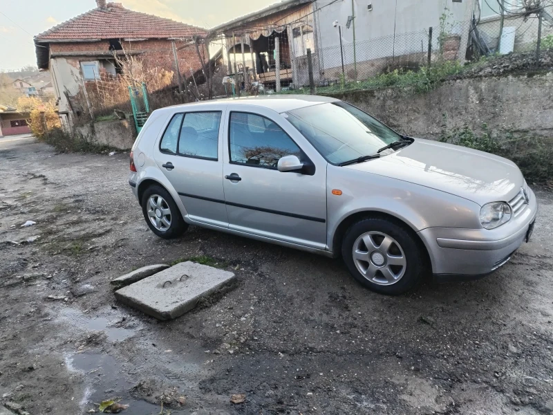 VW Golf 1.9 TDI, снимка 7 - Автомобили и джипове - 48357454